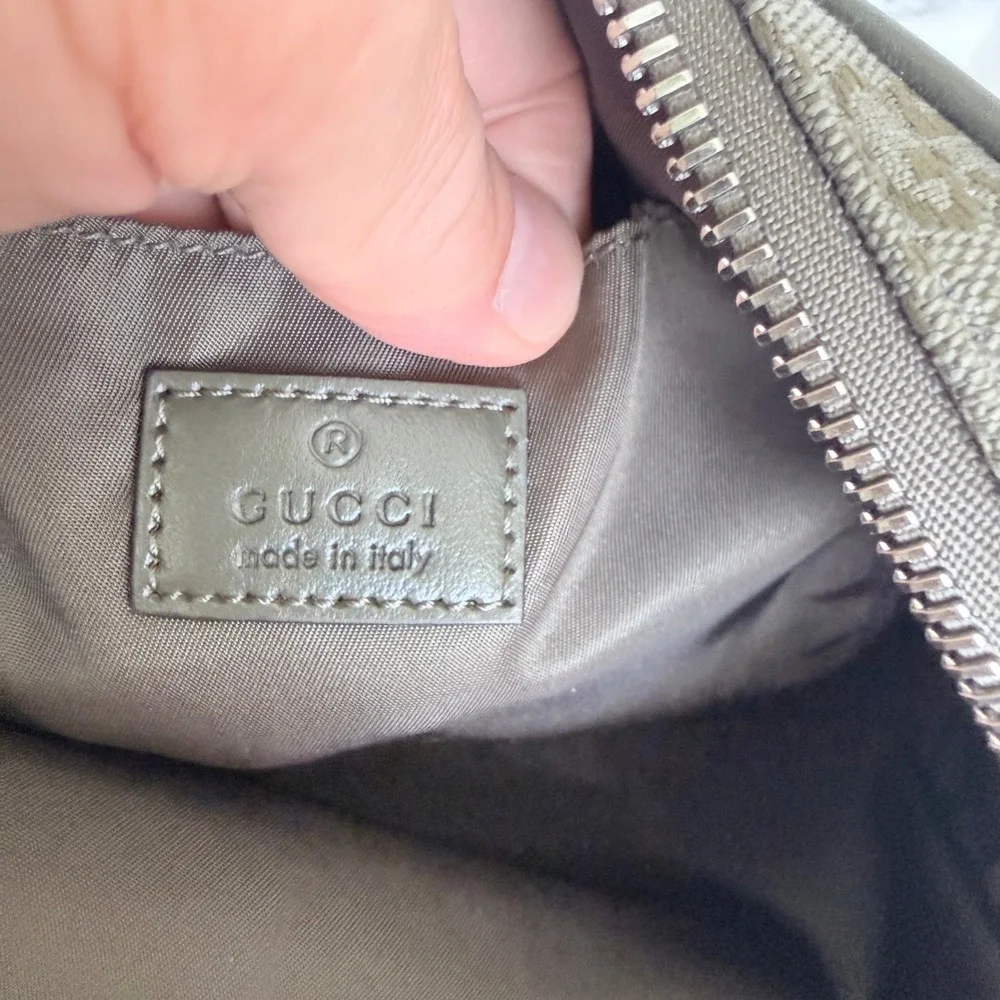 Gucci GG Supreme Canvas Crossbody Messenger Bag Olive Green 634802